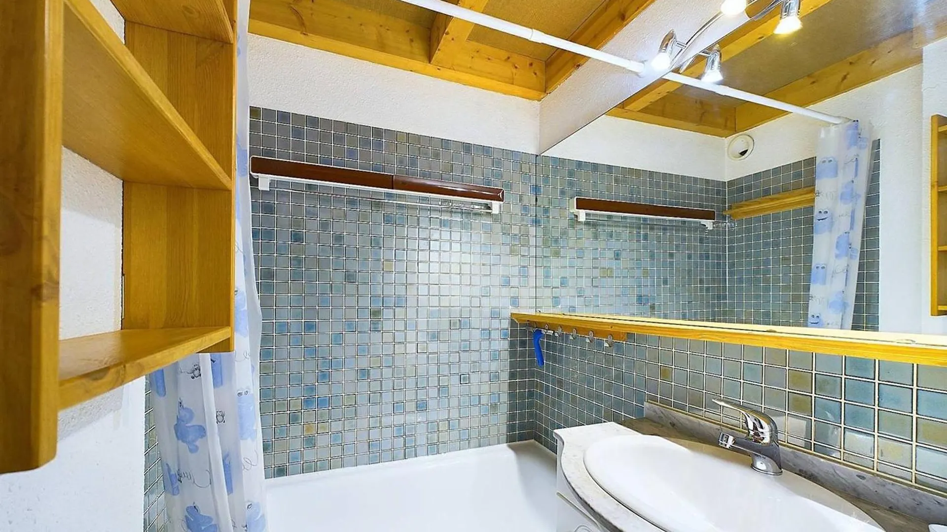 Studio Cabine Et Mezzanine Pour 4 Pers A Montvalezan-La Rosiere - Fr-1-398-550 France