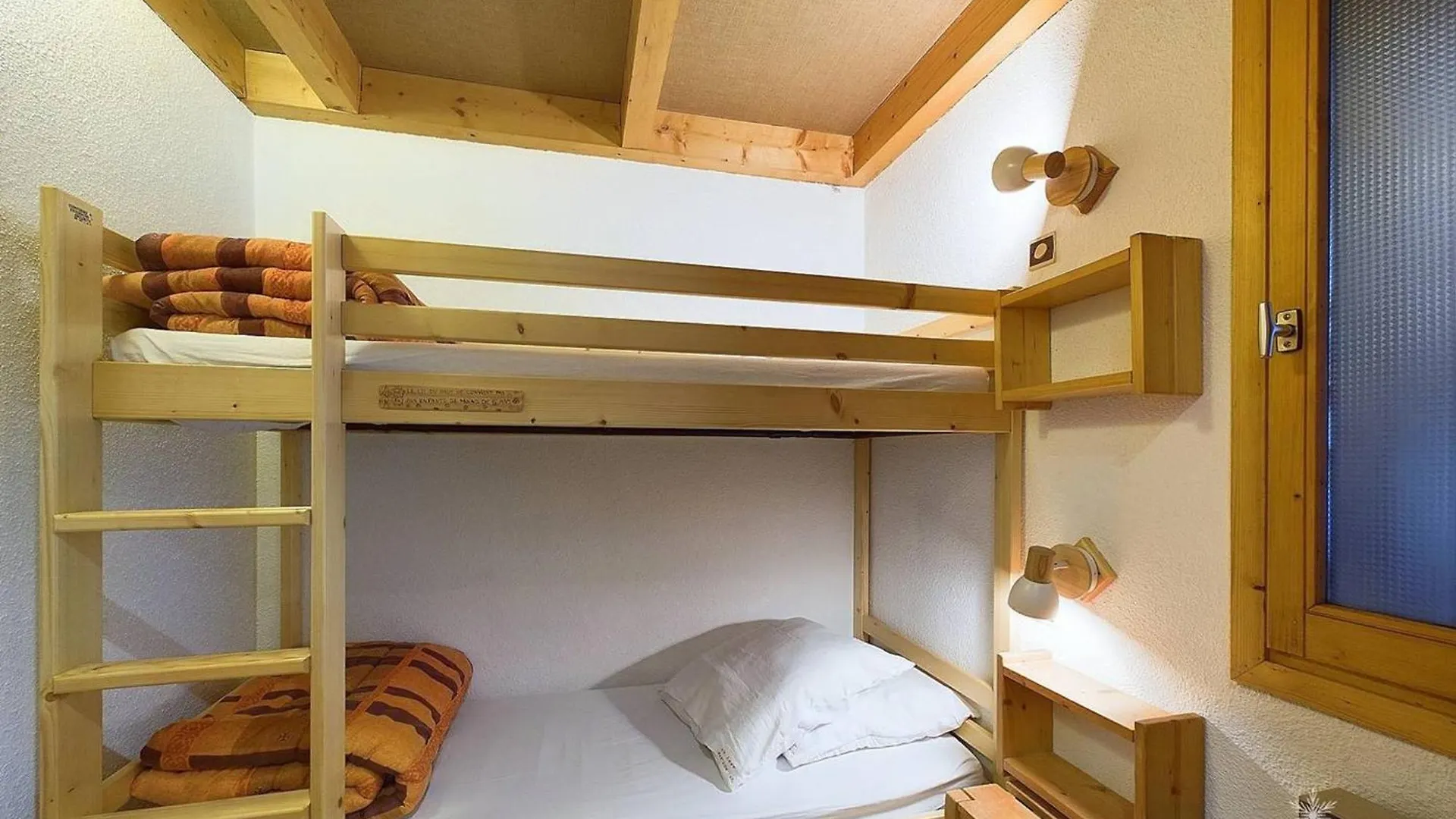 Studio Cabine Et Mezzanine Pour 4 Pers A Montvalezan-La Rosiere - Fr-1-398-550 Apartment